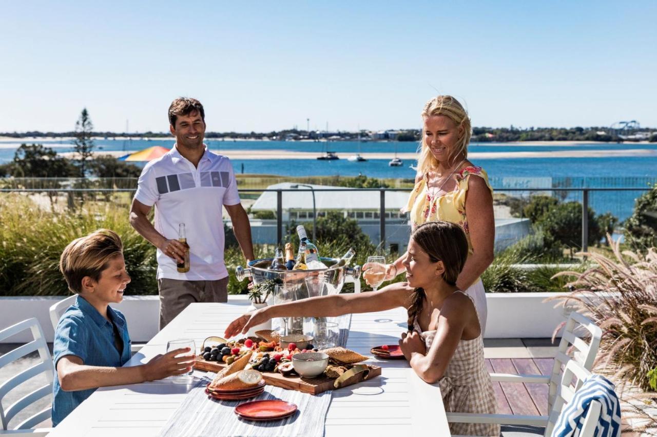 Sky Broadwater Apartments Southport Экстерьер фото