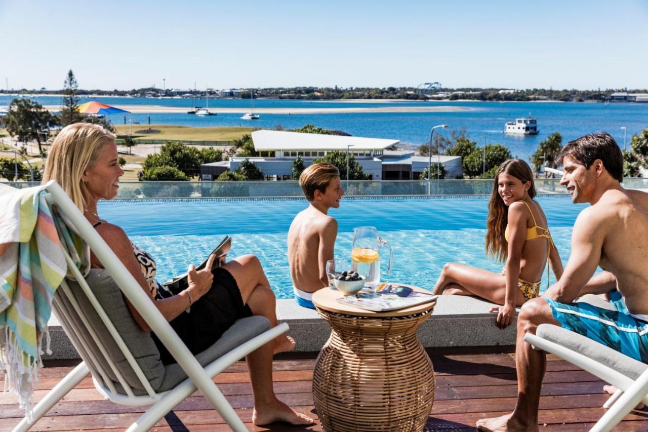 Sky Broadwater Apartments Southport Экстерьер фото