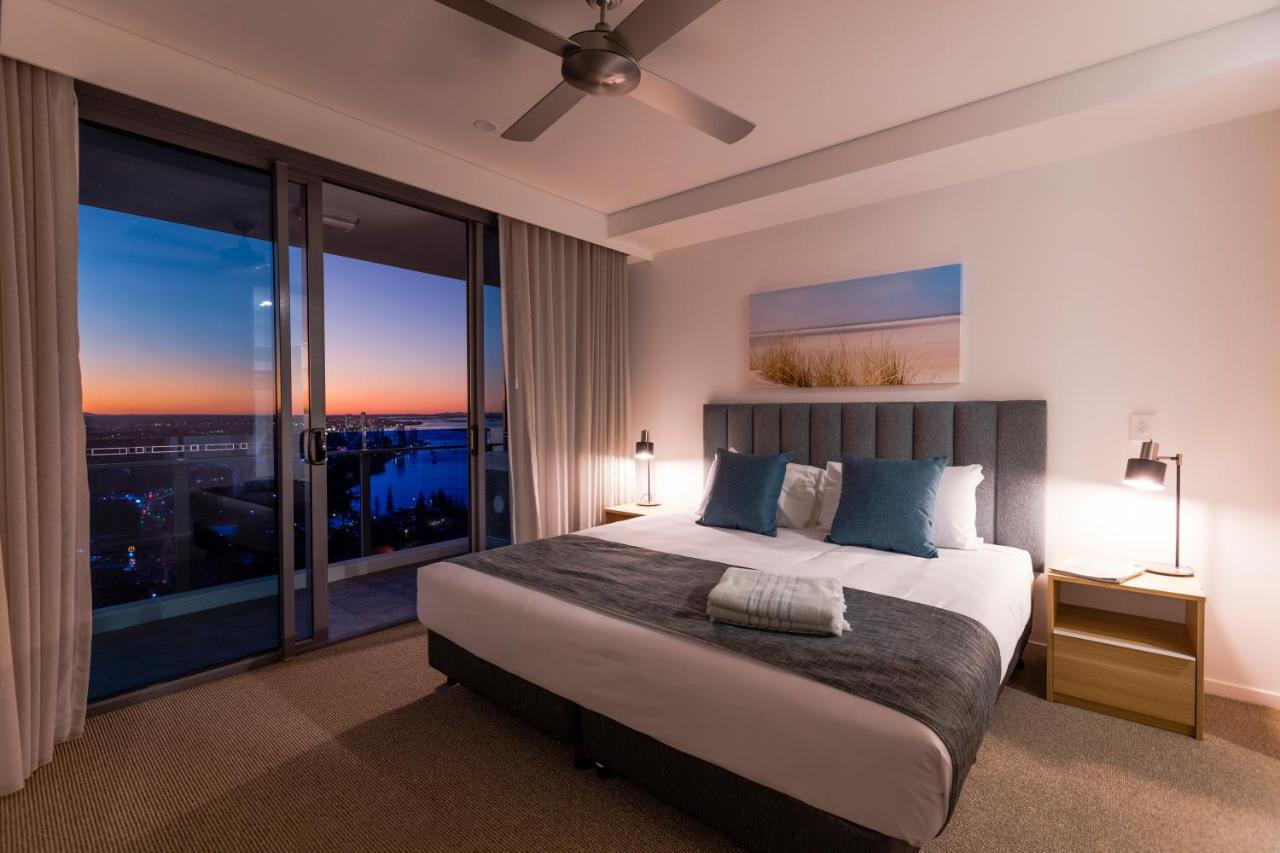 Sky Broadwater Apartments Southport Экстерьер фото