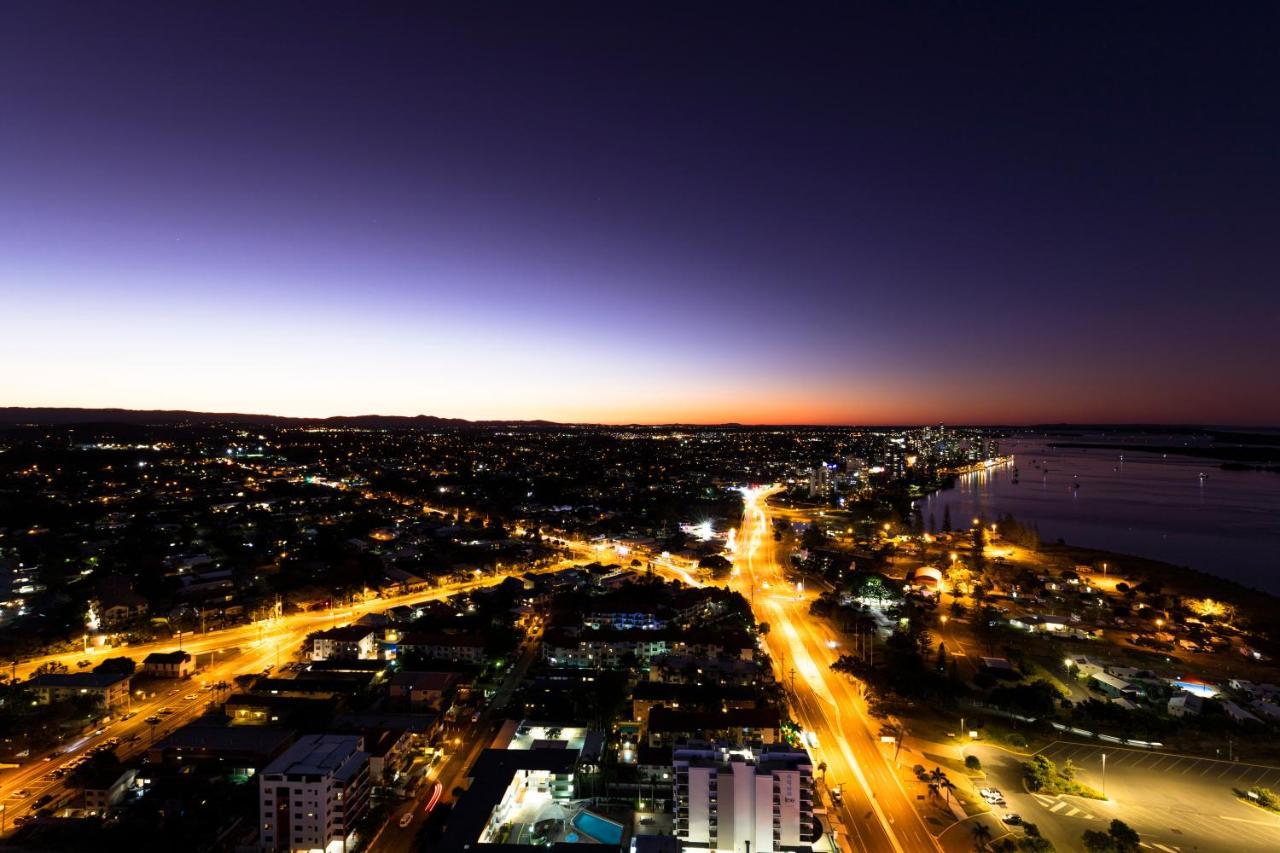 Sky Broadwater Apartments Southport Экстерьер фото