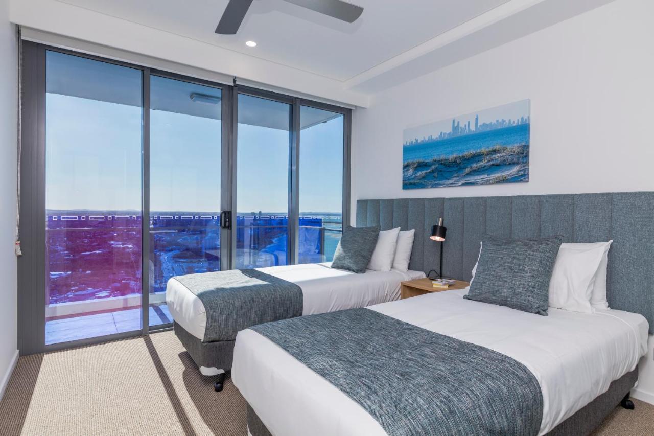 Sky Broadwater Apartments Southport Экстерьер фото