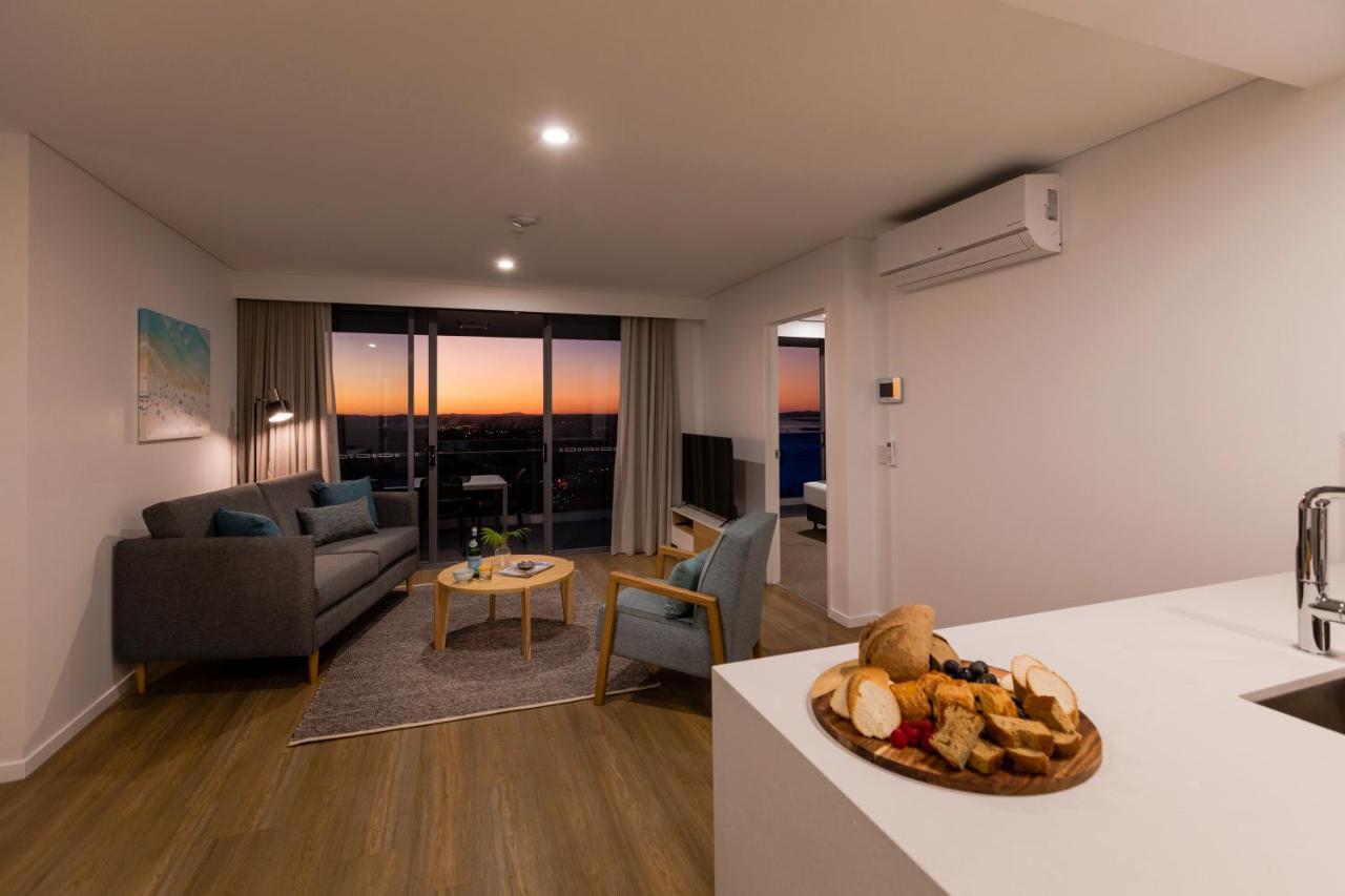 Sky Broadwater Apartments Southport Экстерьер фото